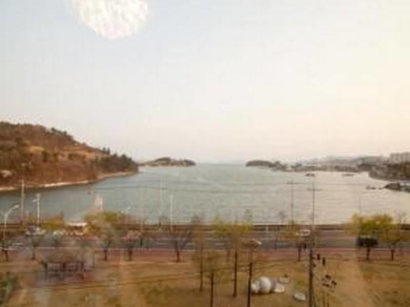 B&Beach Tourist Hotel Yeosu Buitenkant foto