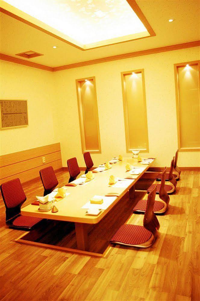 B&Beach Tourist Hotel Yeosu Buitenkant foto